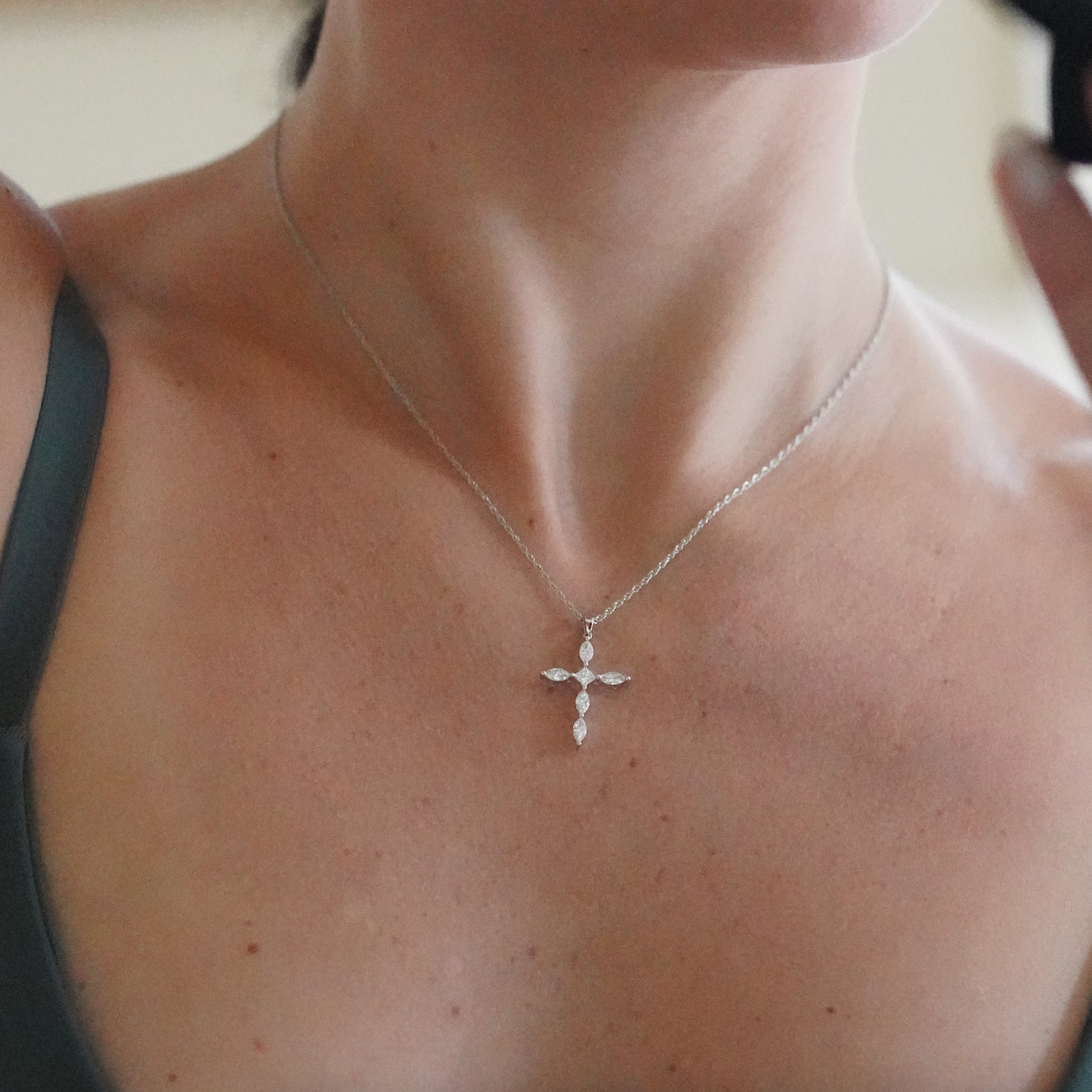 Small Naomi Cross