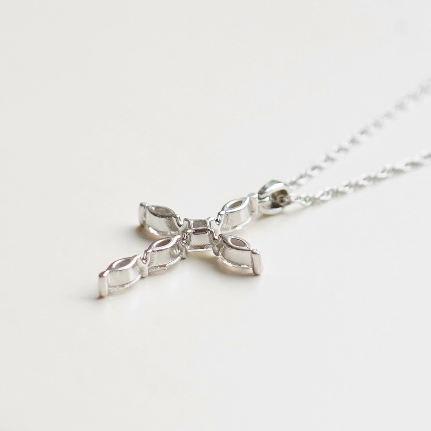 Small Naomi Cross