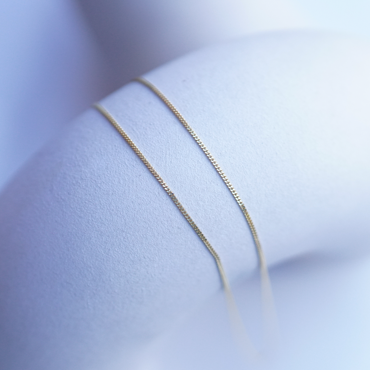 Petite Curb Anklet