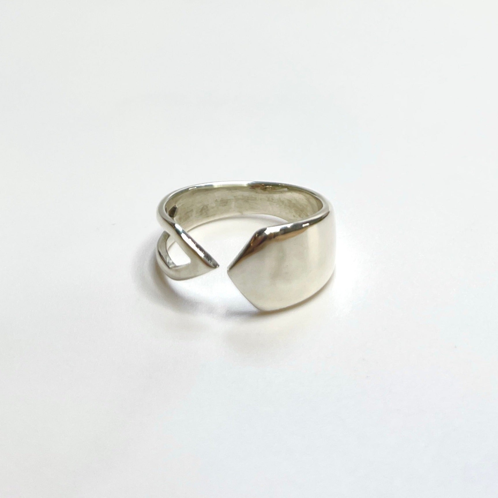 Spear Ring