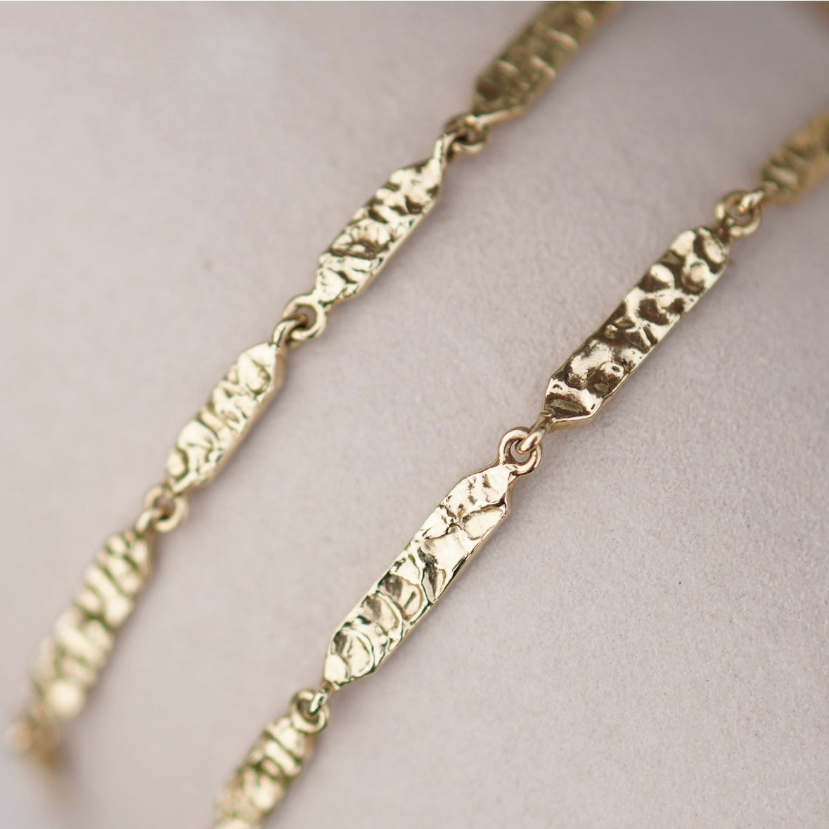 Astraia Chain